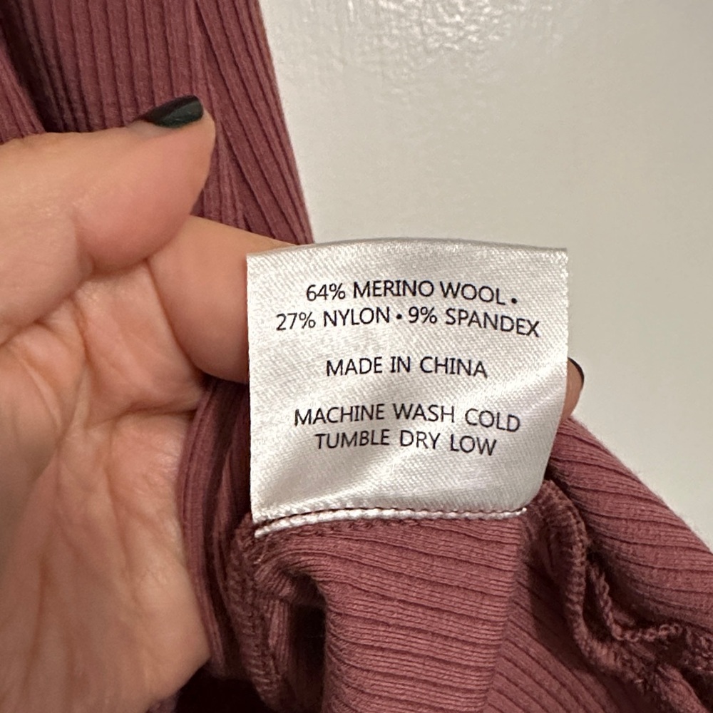 Small Woolx Harlowe Short Sleeve merino Dress - Picture 3 of 11